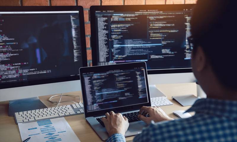 数据科学选型：R与Python如何赋能襄州区网站建设？